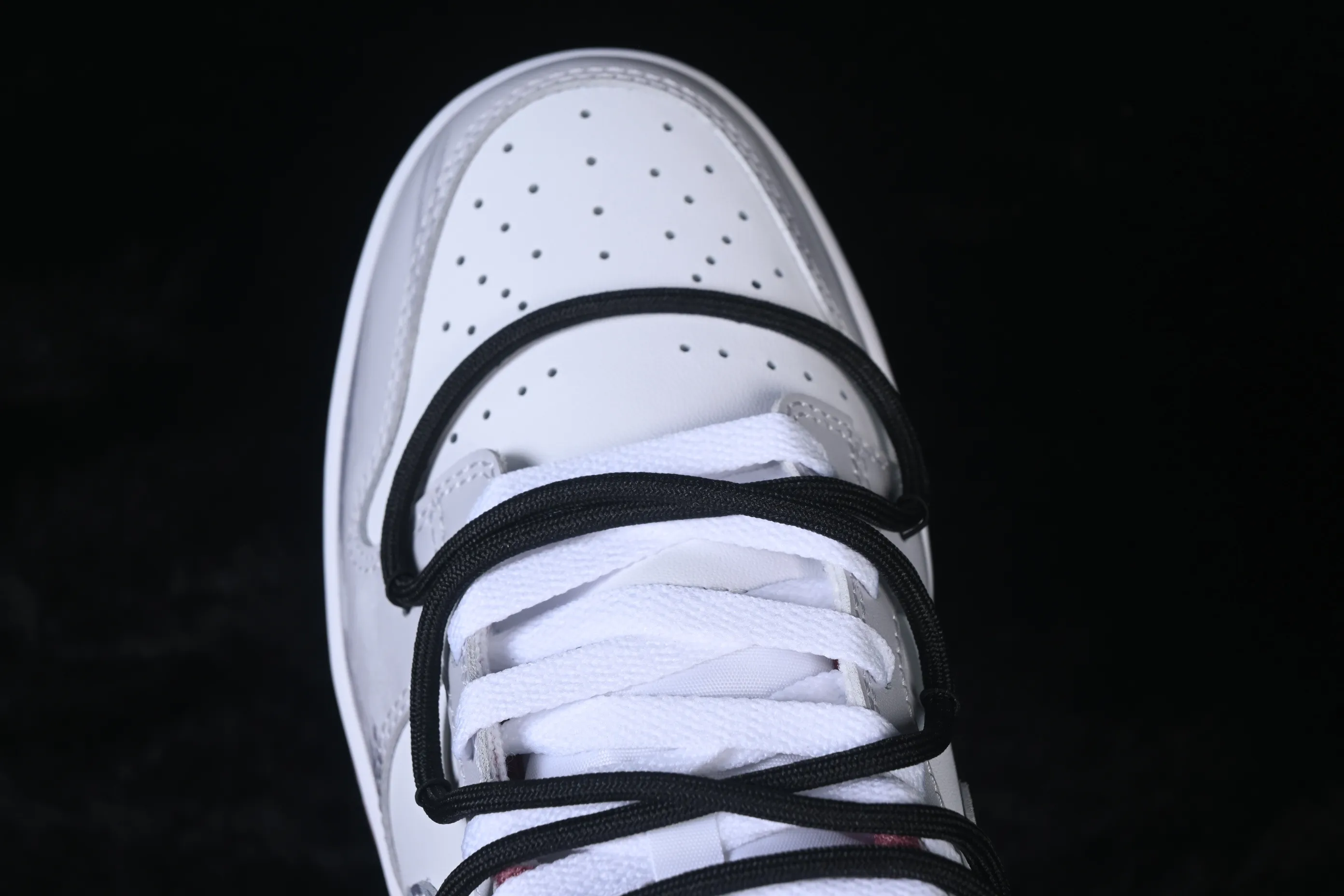 All categories Nk SB Dunk Series Nk SB Dunk Low High-end customized low-top sneakers Nike SB Dunk Low straps Anniversary high-end customized low-top casual sneakers DV0833-112